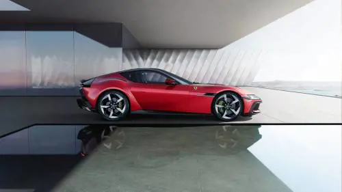 Miami battezza la nuova Ferrari: si chiama 12Cilindri, nel segno della tradizione