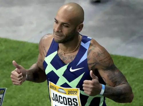 Jacobs porta la 4x100 a Parigi. Tris di staffette per l'Italia