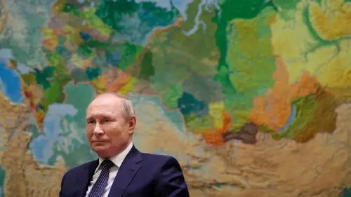 Putin rilancia il piano di pace russo e attacca: "Tra Kiev e Washington accordo bluff"