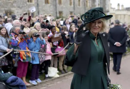 “Carlo è vulnerabile”. La reazione di Camilla all’arrivo di Harry a Londra