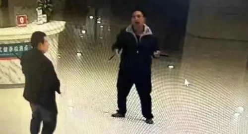 Cina, attacco in un ospedale: due morti e 21 feriti