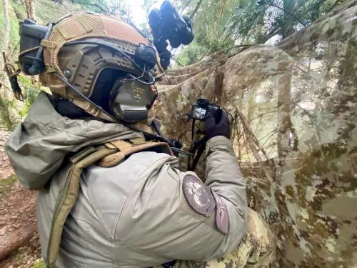 Nella base che forma le forze speciali