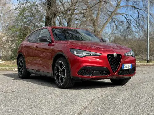 Alfa Romeo Stelvio 2024: guarda la gallery del restyling dell'amato SUV italiano