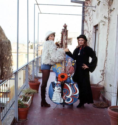 Mia Martini con la sorella Loredana Berté nel 1970