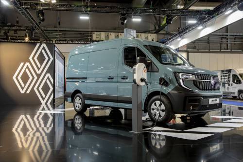 Renault Master, la nuova generazione svelata in anteprima al Transpotec Logitec 2024