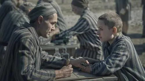 Il grande, doloroso impatto emotivo del "Tatuatore di Auschwitz"