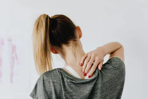 Giornata Mondiale della fibromialgia: le 5 cause comuni, sintomi e cure (anche non farmacologiche)