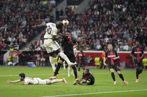 Bayer Leverkusen-Roma, le pagelle: pasticcio di Svilar e Mancini, Tah ingenuo