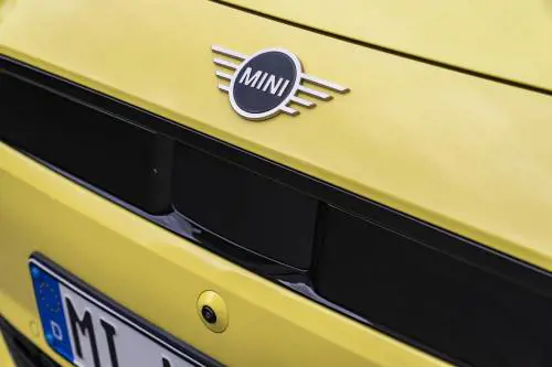 Mini Cooper SE: guarda tutte le foto