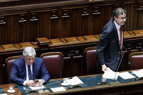 "Perplesso su retroattività", "Difendo interessi dell'Italia". Superbonus, è scontro Tajani-Giorgetti
