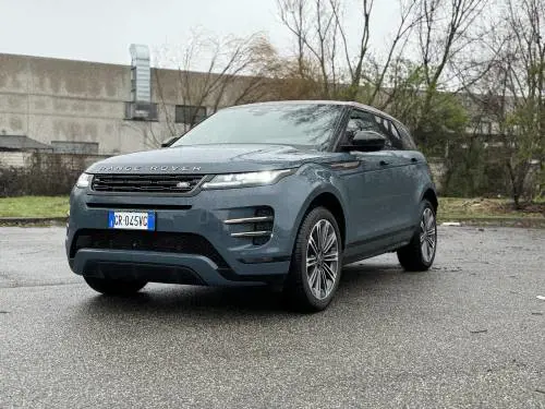 Range Rover Evoque PHEV: guarda la gallery del rivisto SUV ibrido inglese