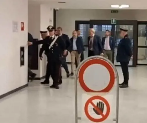 Le carte di Toti per tornare libero. Ma arriva una nuova accusa: falso