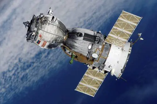 "Satelliti fuori uso e fine dell'esplorazione spaziale": la teoria che spaventa gli scienziati