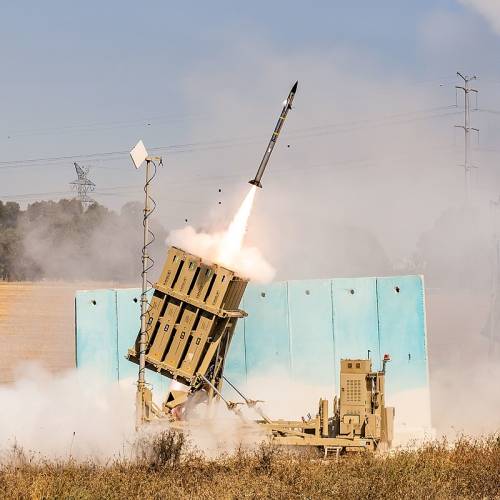 Il sistema “multistrato” di difesa aerea che protegge Israele