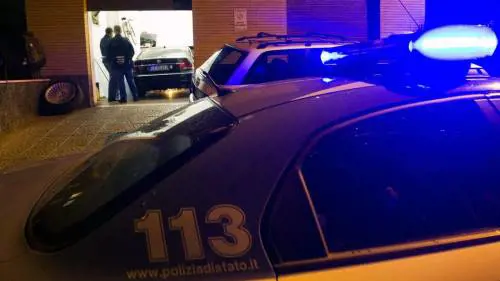 "Uscivamo di notte a cercarle". I verbali choc dei genitori delle 16enni usate come escort a Bari