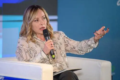 Redditometro, interviene la Meloni: "Meglio sospenderlo"