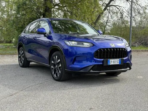 Honda ZR-V: guarda la gallery del nuovo SUV ibrido giapponese. Sorprendono qualità e consumi