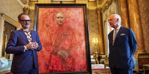 Il dettaglio “nefasto” sul ritratto di Re Carlo che fa tremare la corona 