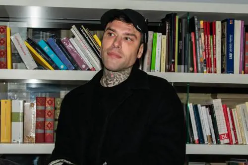 "Non sta bene da quando...". La rivelazione dell'amica di Fedez