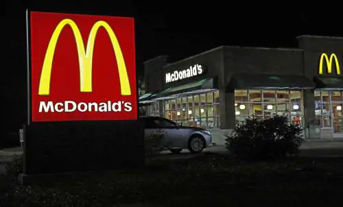 Addio alle politiche woke: anche McDonald's fa marcia indietro