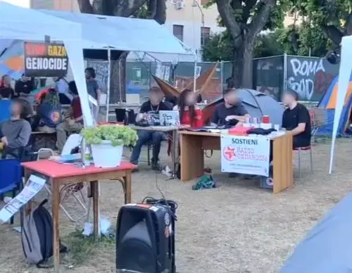 Veleni su Mattarella e inviti alla lotta: la radio rossa diffonde l'intifada