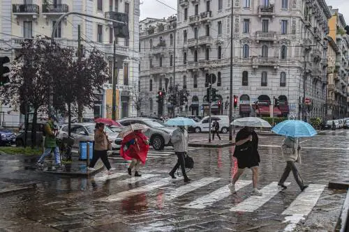 Primavera capricciosa, il "dispetto" nel weekend: perché è presto per metter via l'ombrello
