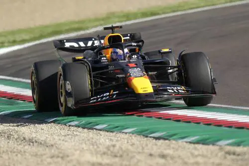F1 Imola, qualifiche: Verstappen pole position da record, deludono le Ferrari