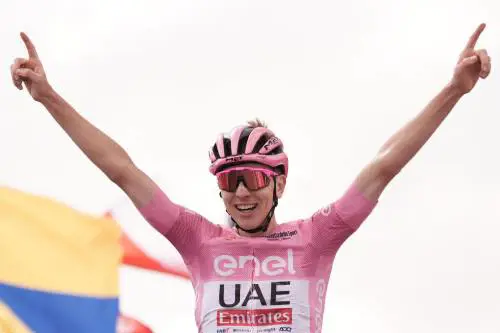 Giro, le Alpi incoronano Pogacar che demolisce i rivali anche a Livigno