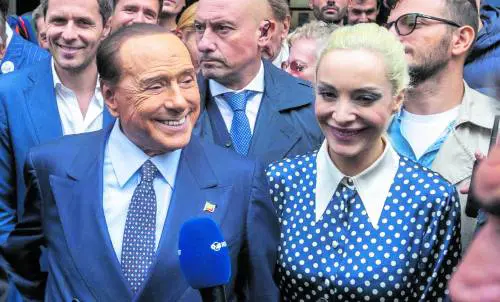 Marta Fascina: "Stregata da Silvio leader fin dai tempi del liceo. La sua scomparsa mi ha strappato il cuore. Sopravvivo da un anno a un lutto terribile"