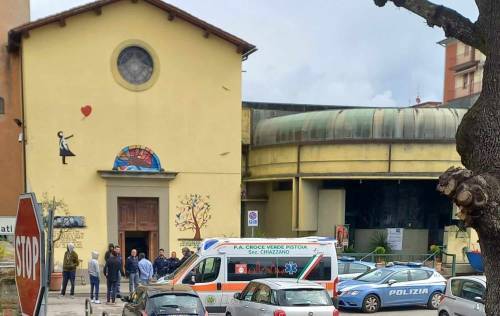 "Attaccata da un migrante ospite di don Biancalani". La denuncia di una residente