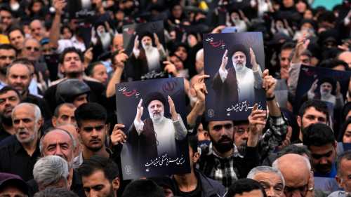 L'addio dell'Iran a Raisi fatto a colpi di repressione