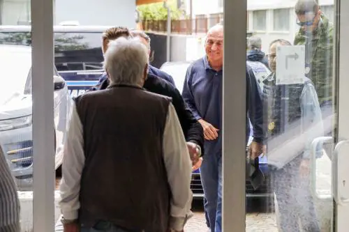 "Ti voglio bene, sono qua per te". Chico Forti riabbraccia la sua mamma a Trento