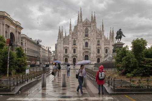 Forte maltempo al Nord: temporali e grandinate a Milano, bomba d'acqua su Torino