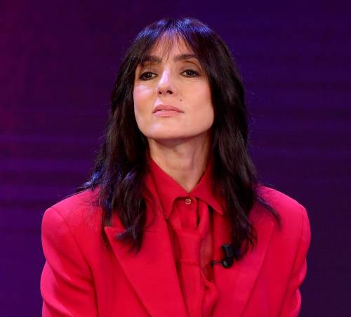 Ambra Angiolini, il duro sfogo sui social: "Non faccio la vittima, il problema è l'ipocrisia della tv e gli hater"