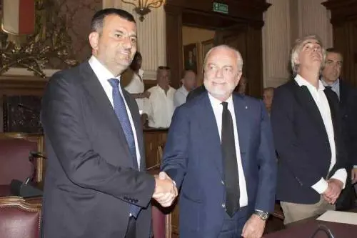 "Preferiamo fallire che essere umiliati". Veleno contro De Laurentiis