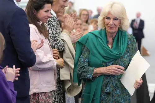 “Ti consiglio di divorziare”. Lo strano suggerimento di Camilla a William