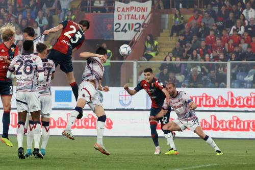 Thiago Motta saluta il Bologna con una sconfitta. Il Genoa vince 2-0