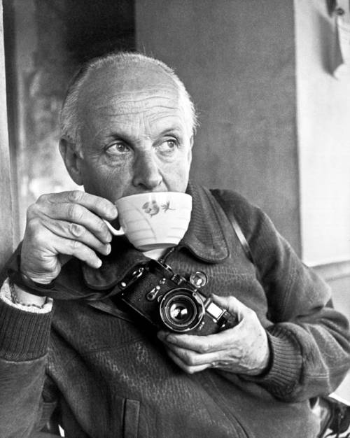 Il (raro) documentario che svela l'identikit di Henri Cartier-Bresson, «l'occhio del secolo»