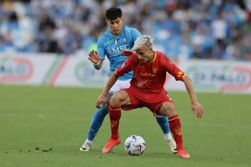 Il Napoli sbatte sul Lecce e sui pali, finisce 0-0