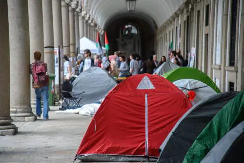 "La lotta continuerà". Intanto gli studenti levano le tende dalla Statale