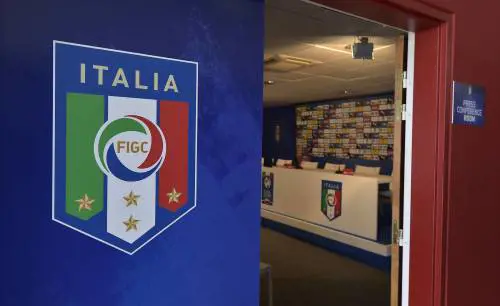 Evasione fiscale degli arbitri, la Procura Figc apre un'inchiesta: cosa rischiano i fischietti italiani