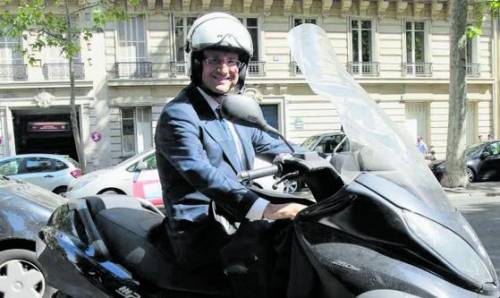 Hollande, lo scooter pagato 20mila euro