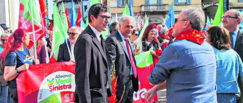 Usano la strage di Brescia come passerella elettorale