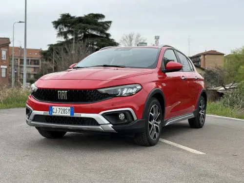 Fiat Tipo Hybrid Cross: guarda la gallery della berlina ibrida italiana