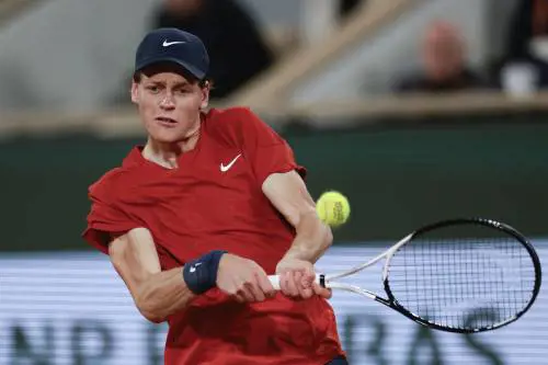 Roland Garros, Sinner domina Gasquet: match chiuso in 3 set