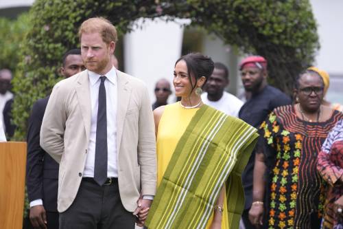 “Non vogliamo nudità”. La First Lady nigeriana ha criticato Meghan?