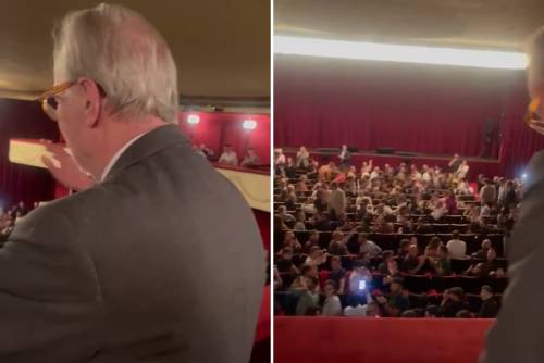 Vittorio Feltri da Cruciani in teatro: è standing-ovation per il direttore