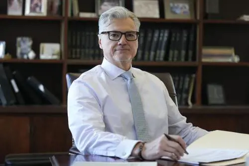 Chi è Juan Merchan, il giudice che emetterà la sentenza su Trump