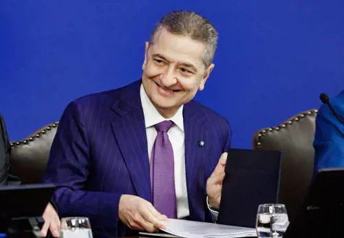 "Bisogna tornare a crescere e contare in Europa". Il monito del governatore Panetta