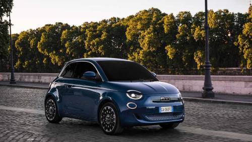 La Fiat 500 elettrica diventerà ibrida: ecco perché